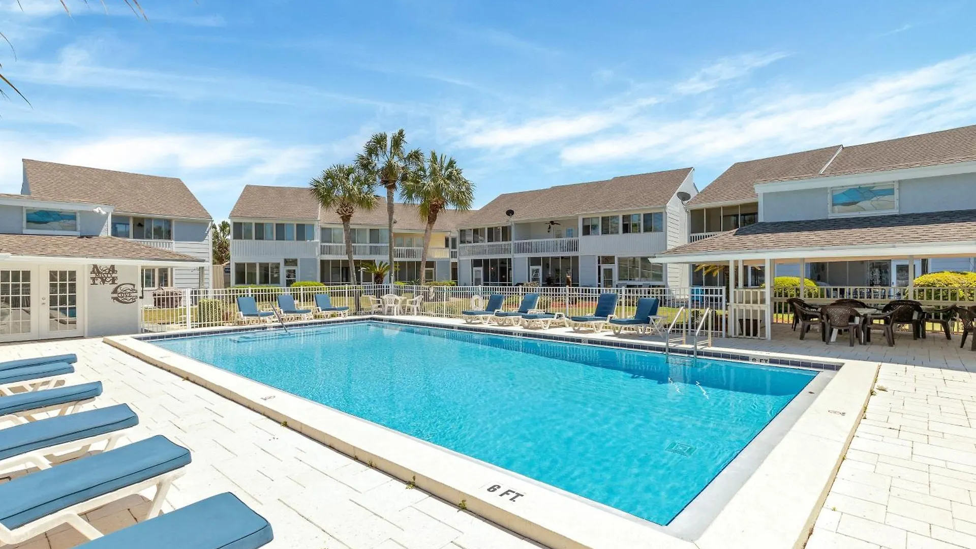 Sandpiper Cove 1053- By Holiday Isle Properties Destin